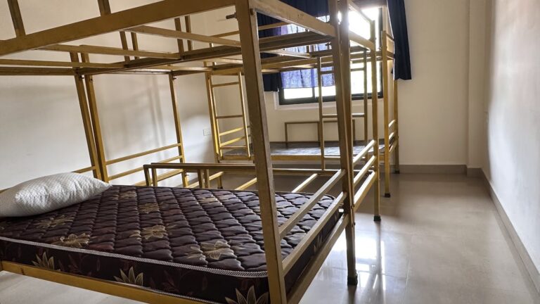 Room 2 |  Ac | 6 sharing | Bunk Bed
